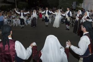 320
